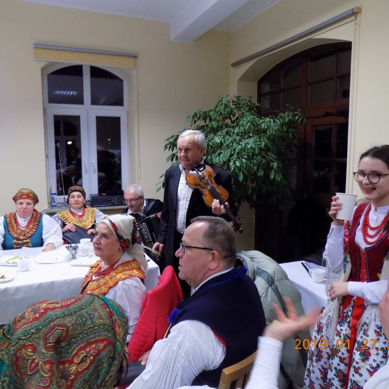  Zespół Pieśni i Tańca „Kęty”  wystąpił w Kobiórze na XIX Festiwalu Kolęd 27.01.2019